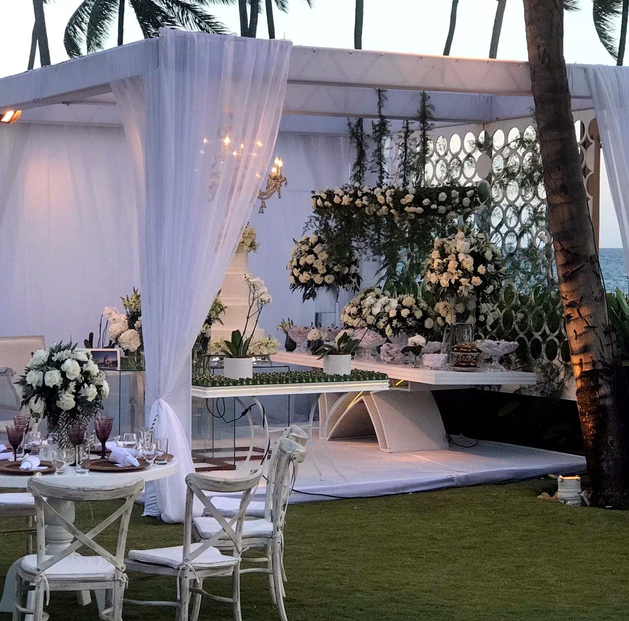 Recepção elegante à beira-mar